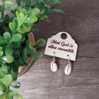 Beach Babe earrings White shell