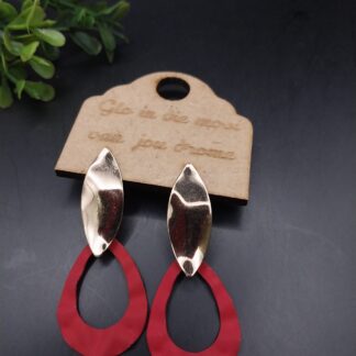 Coated metal teardrop with gold topper