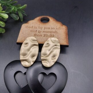 Coated metal heart with Gold topper